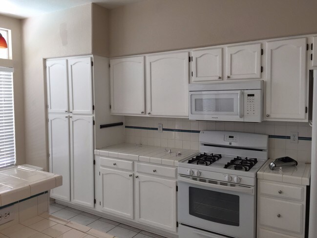 Foto del edificio - 7525 Lorinda Ave