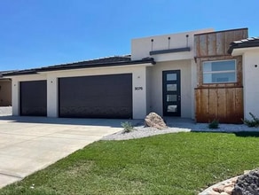 Building Photo - 3076 E Lavatera Dr
