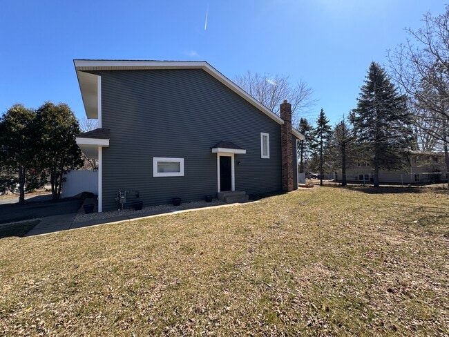 Building Photo - 919 Welter Rd SE
