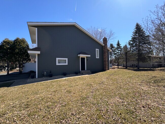 Foto del edificio - 919 Welter Rd SE
