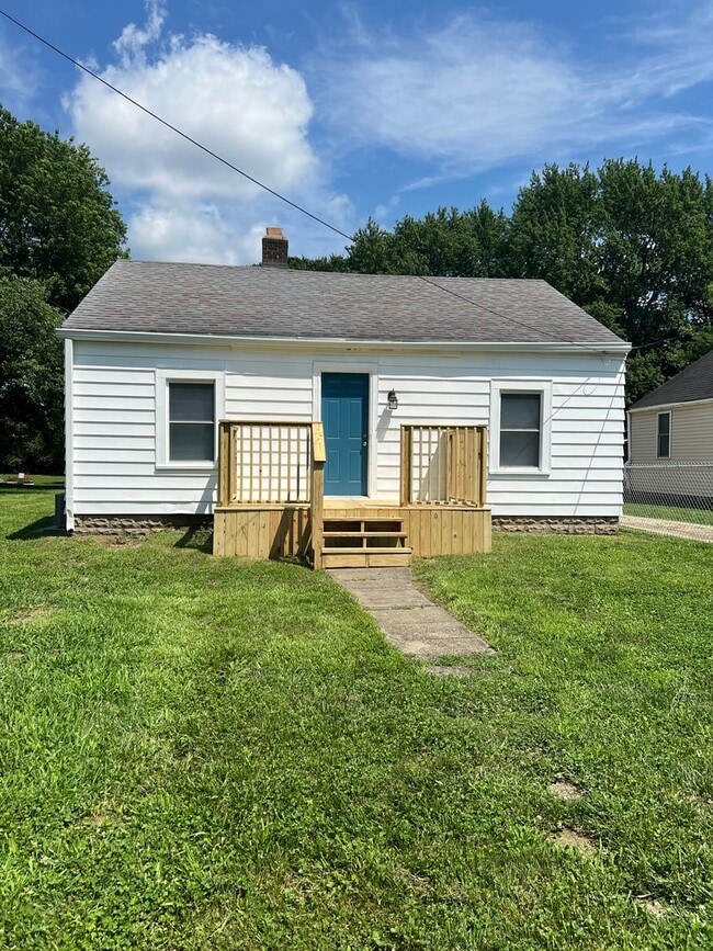 Building Photo - 1708 N Buckles St
