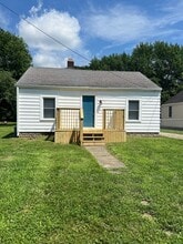 Building Photo - 1708 N Buckles St