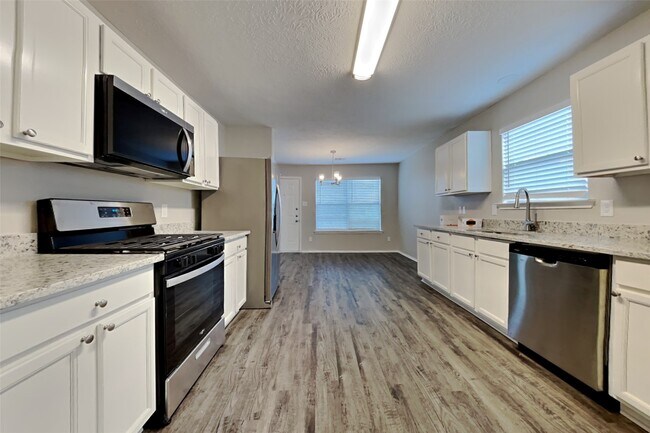 Building Photo - 7202 Winter Song Dr