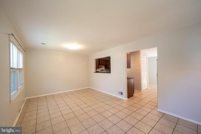 Building Photo - 9572 Inverary Ct