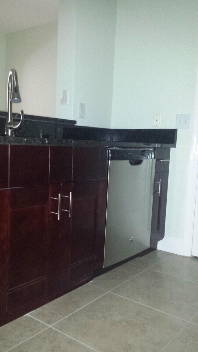 Foto del edificio - 1708 Belmont Pl
