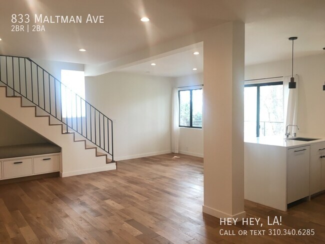 Building Photo - SOPHISTICATED SILVER LAKE DUPLEX | OVERLOO...