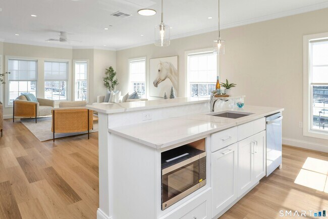 Foto del edificio - 340 Heights Rd