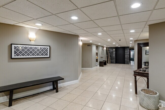 Foto del vestíbulo - Butterfield Towers Apartments
