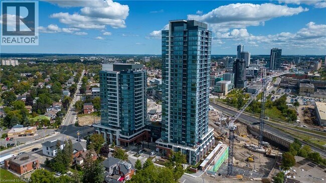 Photo du bâtiment - 15 Wellington St S