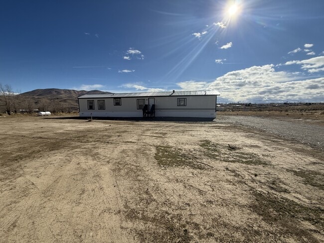 Foto del edificio - 5344 Flower Dr