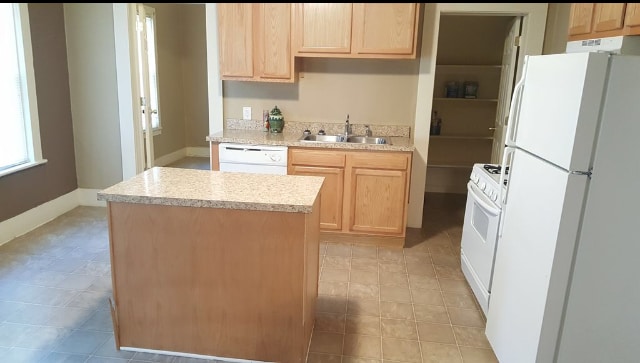 Kitchen 1 - 934 Watson St SW