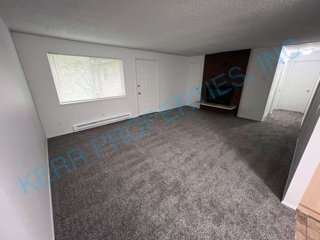 Foto del edificio - 2485 NE Division St