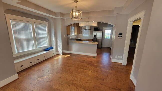 Foto del edificio - Renovated 3 Bedroom 3 Bathroom