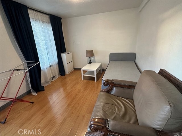 Building Photo - 352 W Chevy Chase Dr