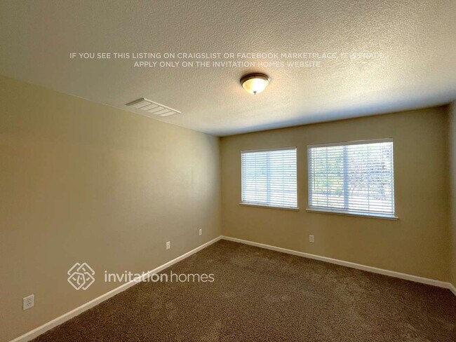 Foto del edificio - 2799 Silhouettes St