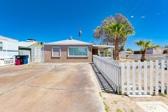 Building Photo - 402 Ilmenite Way