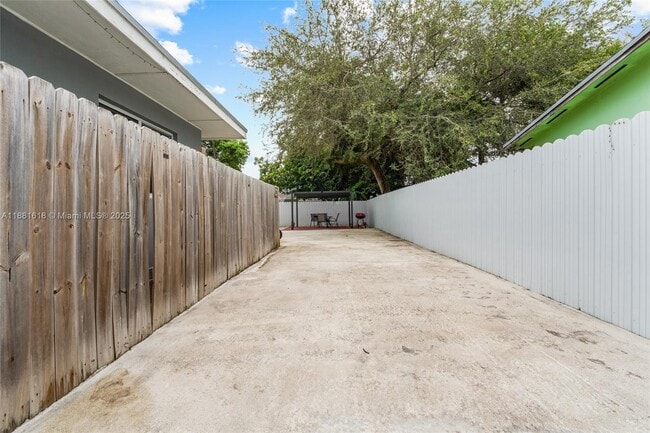 Building Photo - 1850 NW 92nd St