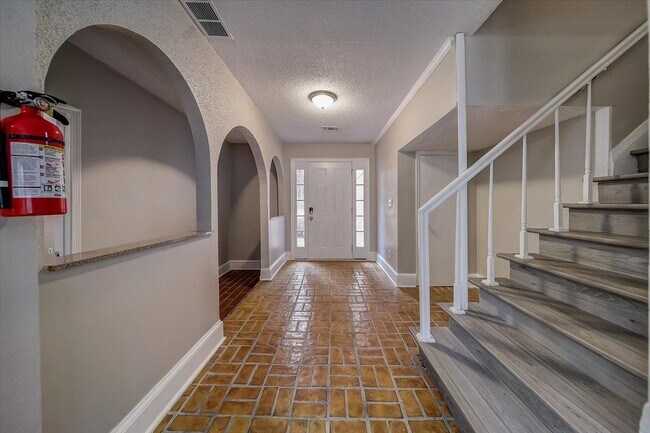 Foto del edificio - 4610 Jones Rd
