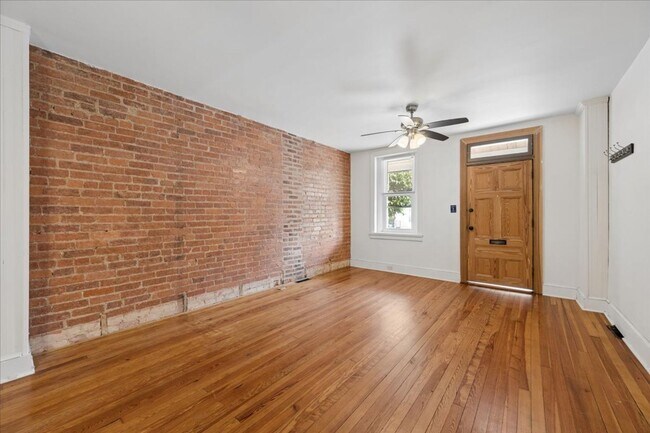 Foto del edificio - 346 Madison St