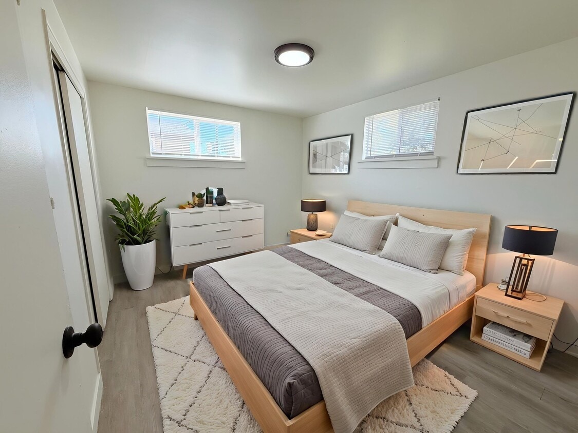 Building Photo - 3440 S 200 E