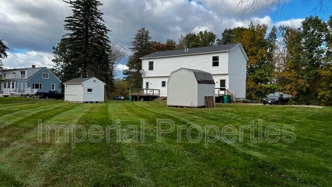 Building Photo - 945 Salmon Falls Rd