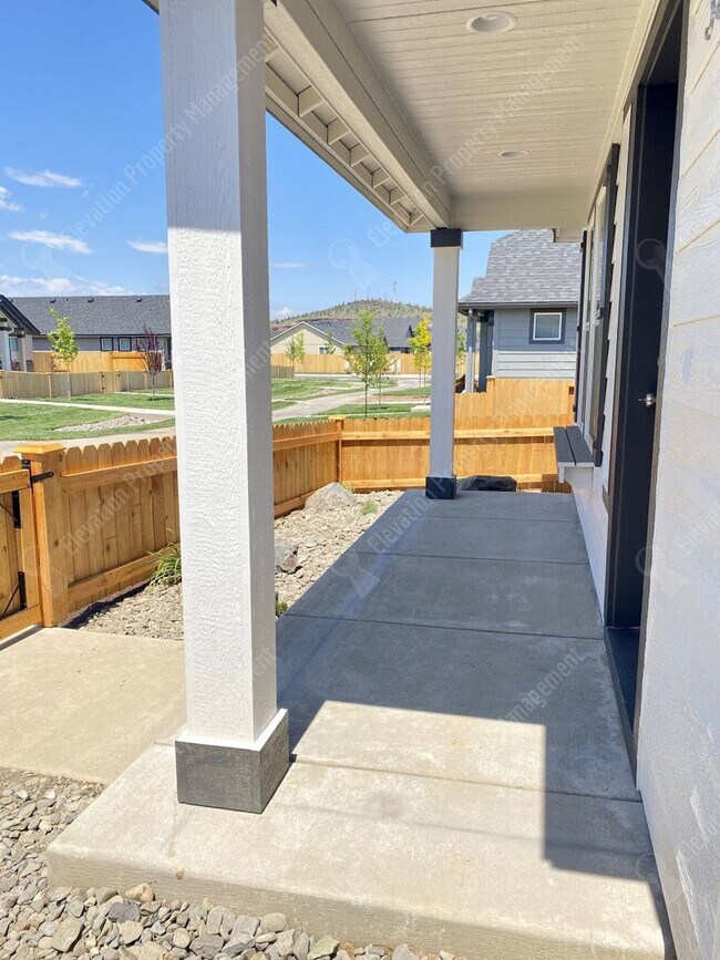 Foto del edificio - NEWER CONSTRUCTION - 2 BR 1BA Hayden Home ...