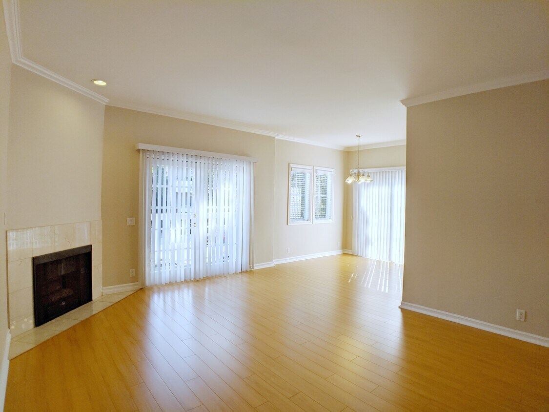 Primary Photo - 1315 S Carmelina Ave