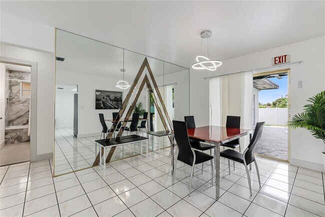 Foto del edificio - 5400 W Park Rd