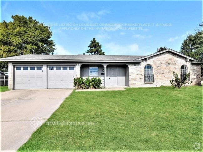 Building Photo - 318 SW Murphy Rd