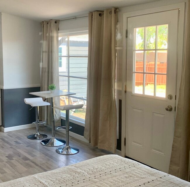 Building Photo - 644 Sandalwood Dr