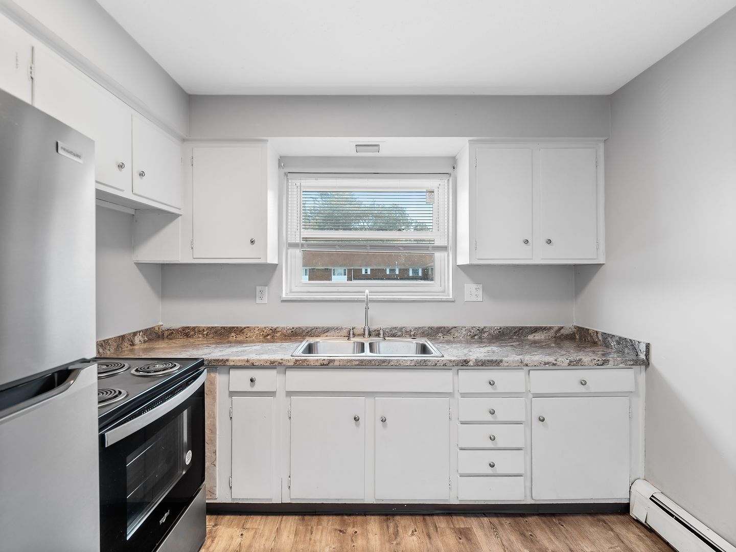 Colonial Village – Colonial Village: 3 Bed 2 Bath - Premium