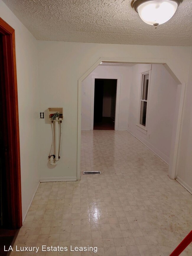 Building Photo - 3 br, 1 bath House - 3804 Pflanz Ave