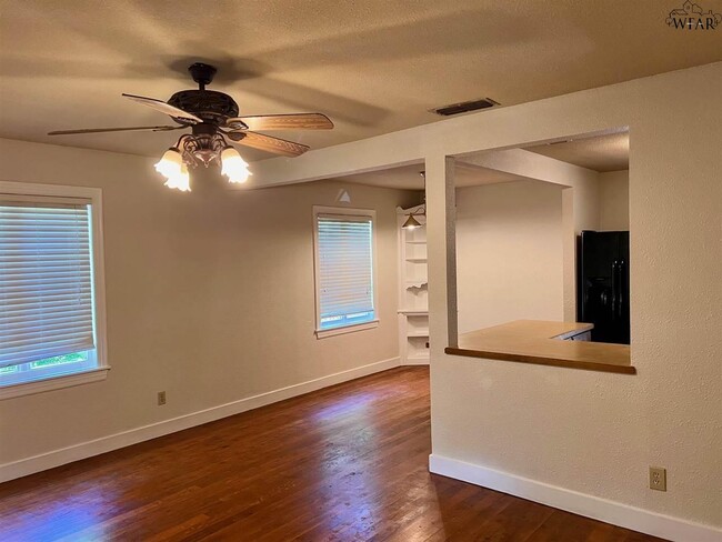 Foto del edificio - 1640 Ardath Ave