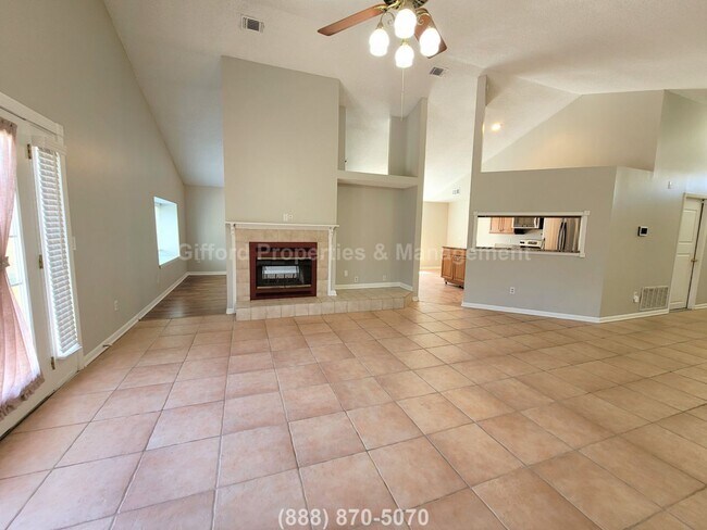 Foto del edificio - Renovated 3BR/2BA Chimney Lakes Home