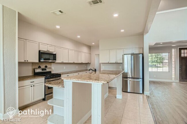 Foto del edificio - 6 br, 4 bath House - 4810 Lindsey Drive UNIT