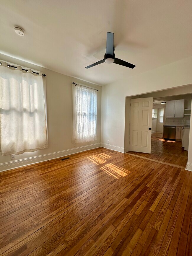 Foto del edificio - 319 E Scott Ave