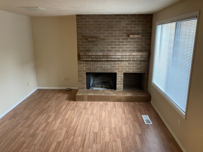 Building Photo - Remodeled Condo at Battlecreek Meadows