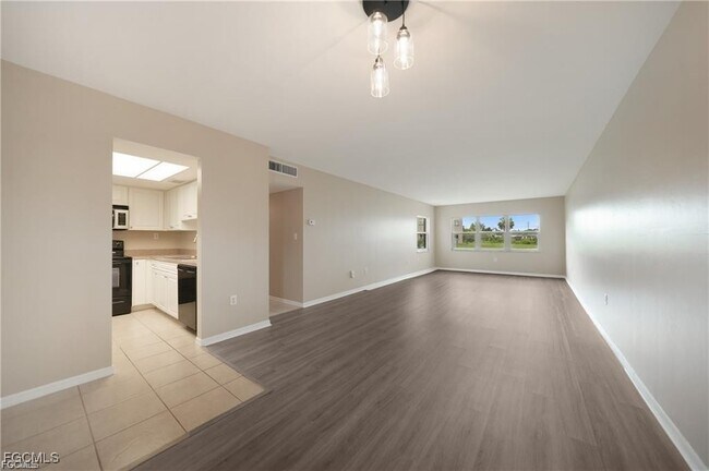 Foto del edificio - 3100 Harbor Blvd