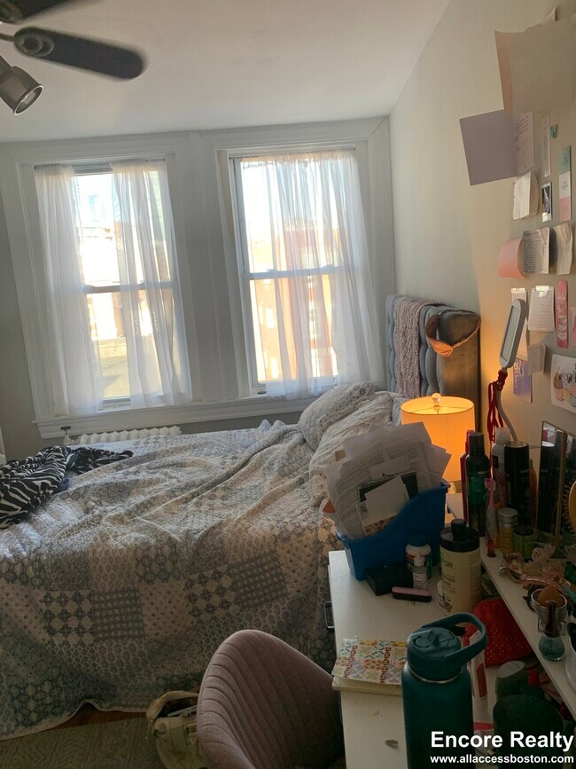 Foto del edificio - 224 Hanover St