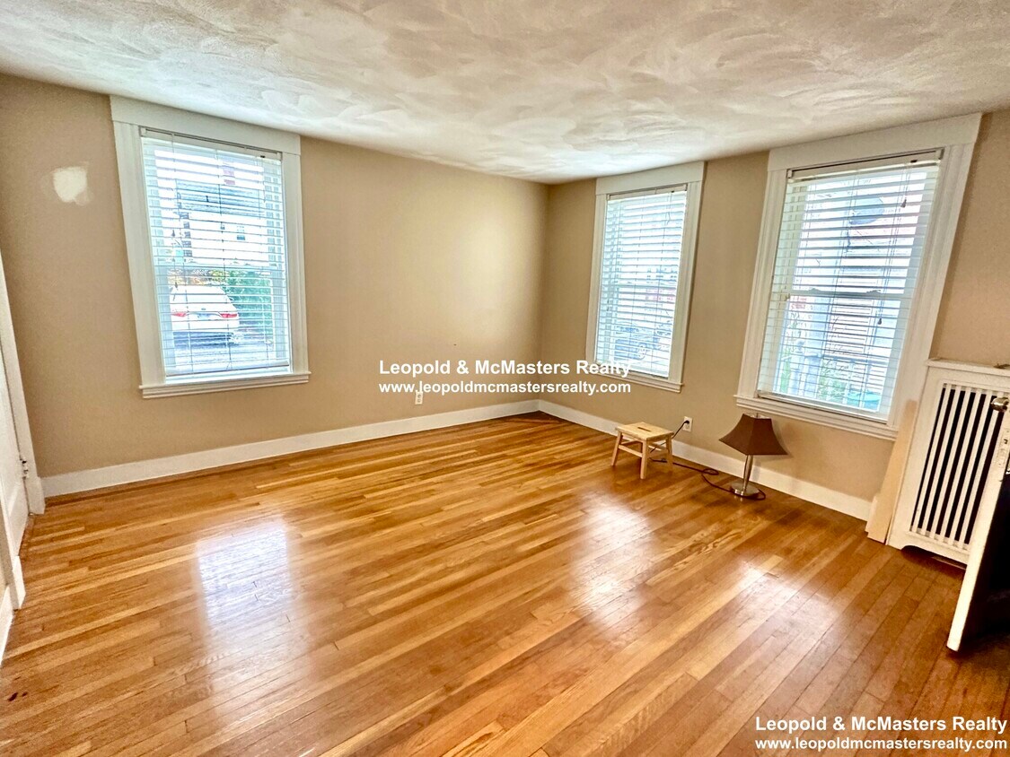 16 Thorndike Terrace Unit 1, Swampscott, MA 01907 Condo for Rent in