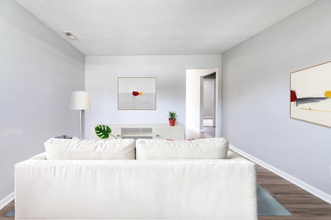 Building Photo - Lauradale