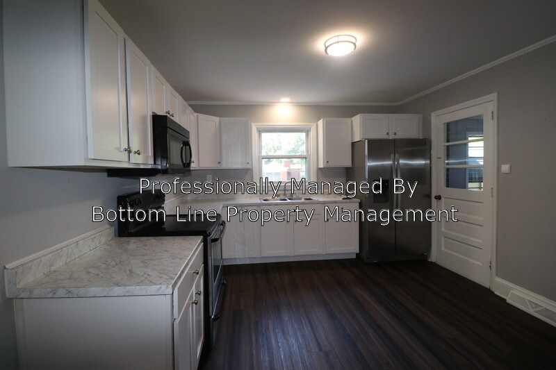 Primary Photo - 1335 Orvis St