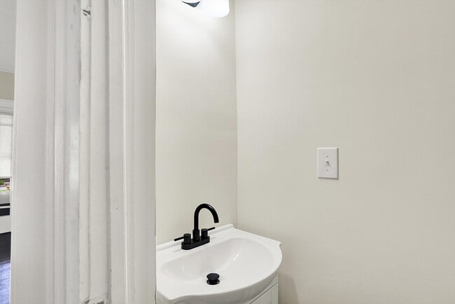 Photo - 626 N Riley Ave Townhome