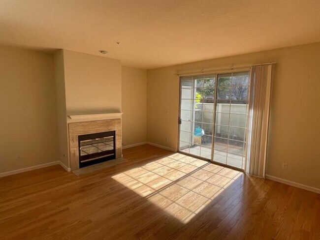 Building Photo - Location! Condition! Price! 321 Treasure I...