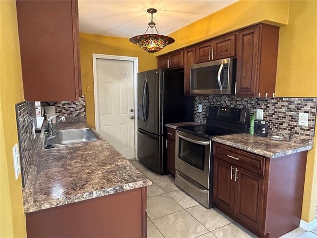 Foto del edificio - 7621 Greybirch Terrace