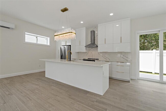 Building Photo - 1348 San Christopher Dr