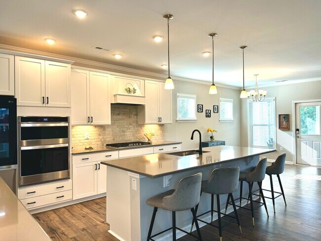 Building Photo - 321 Heritage Regency Dr