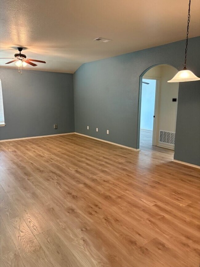 Foto del edificio - 3106 Alamocitos Creek Dr