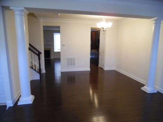 Building Photo - Luxury Townhome- Anne Arundel, MD