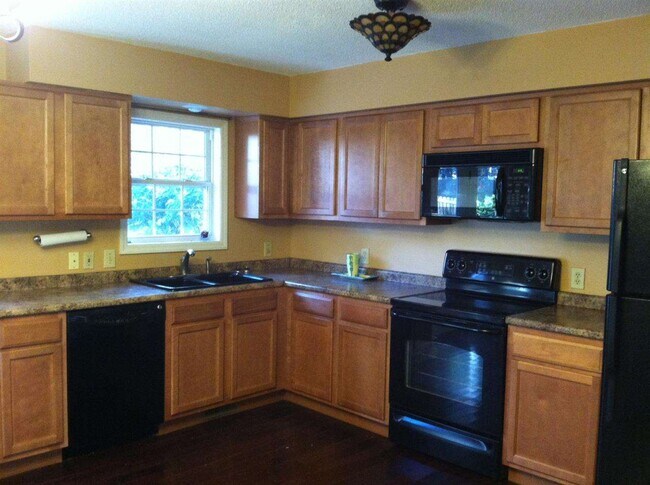 Foto del edificio - 265 Sandhills Cir